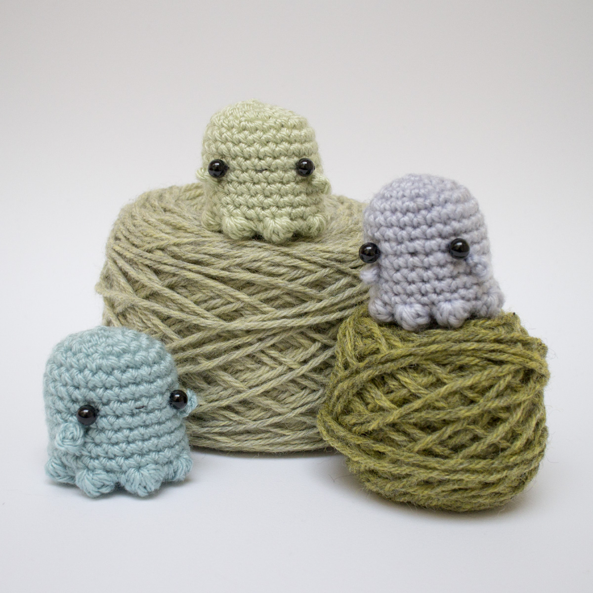 Mini ghost crochet pattern