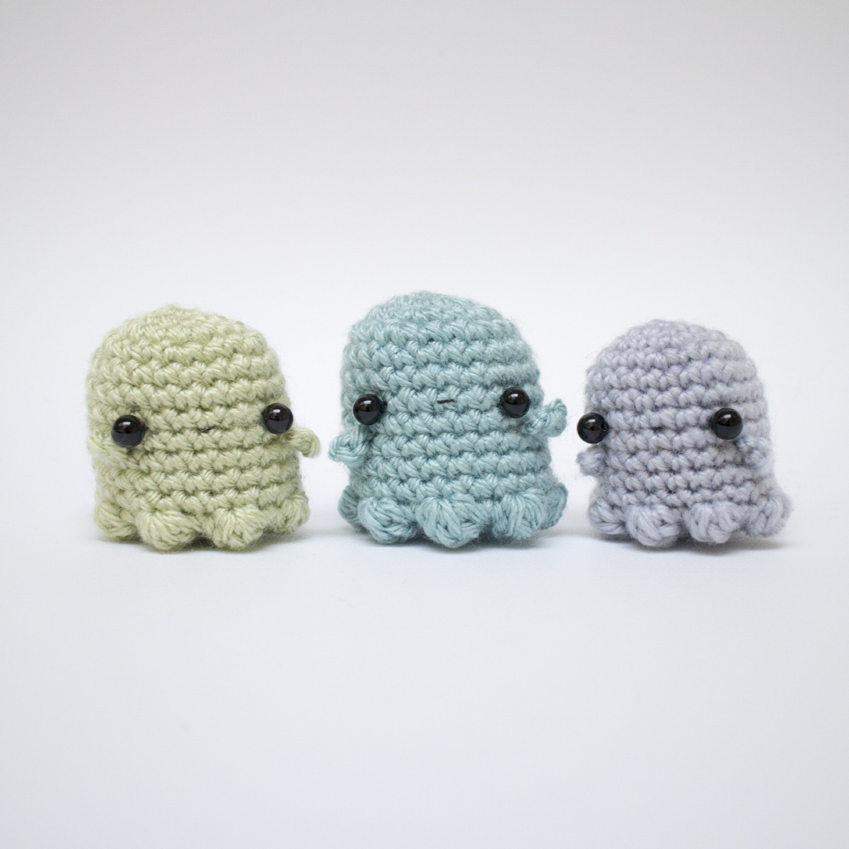Mini ghost crochet pattern
