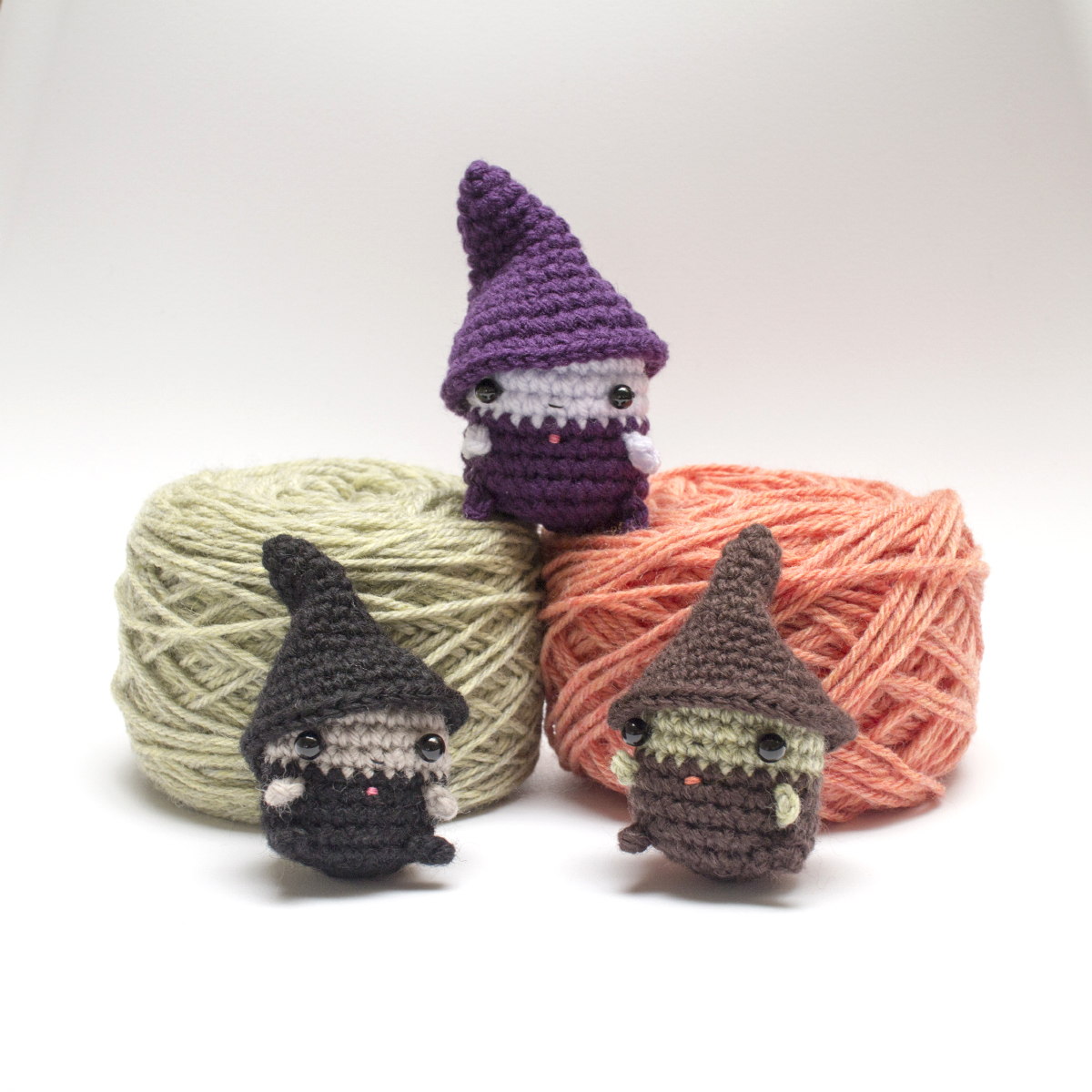 Tiny witch amigurumi pattern