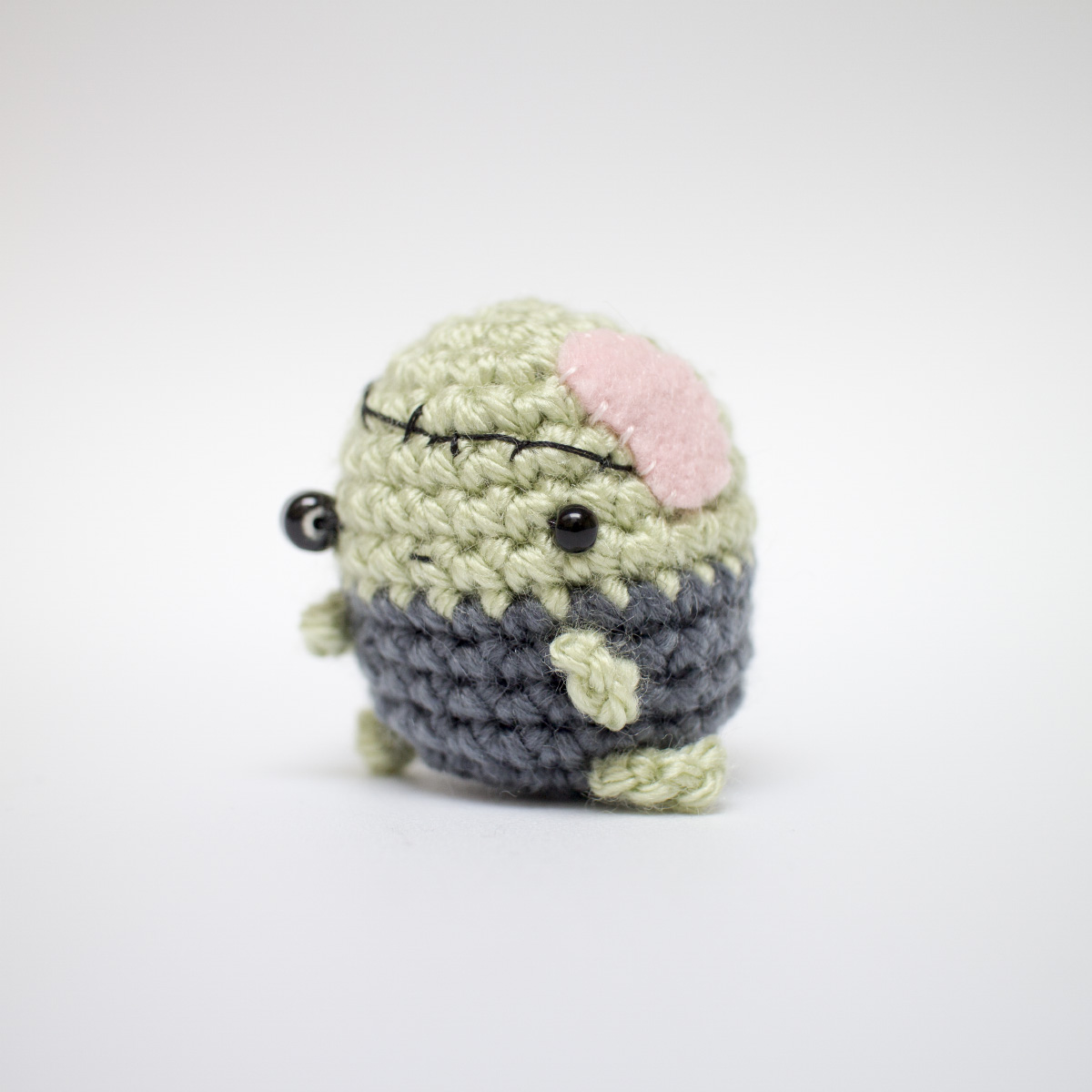 Mini zombie amigurumi pattern