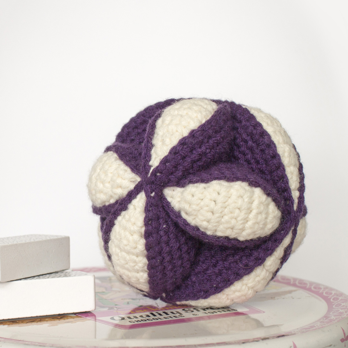 Crochet Amish Puzzle Ball