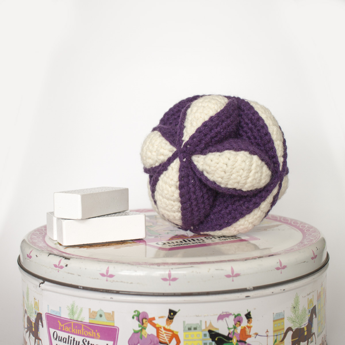 Crochet Amish Puzzle Ball