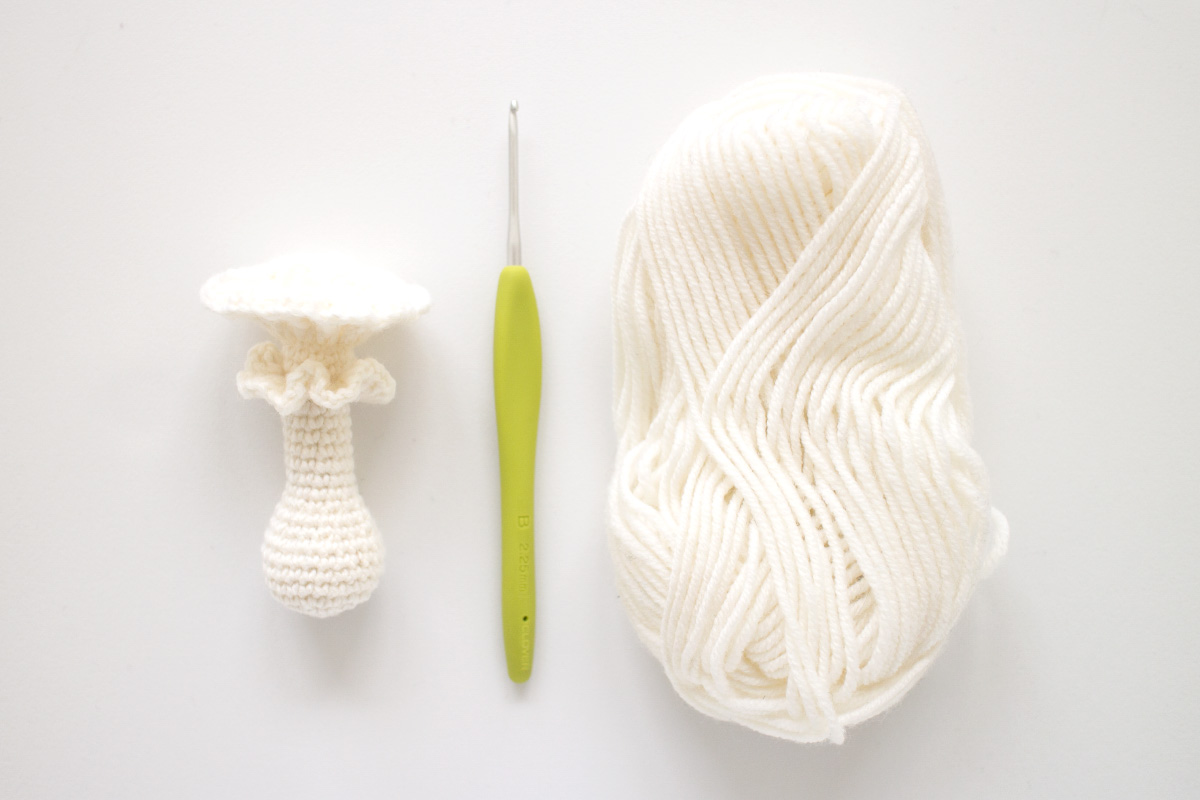 Mushroom rattle amigurumi pattern