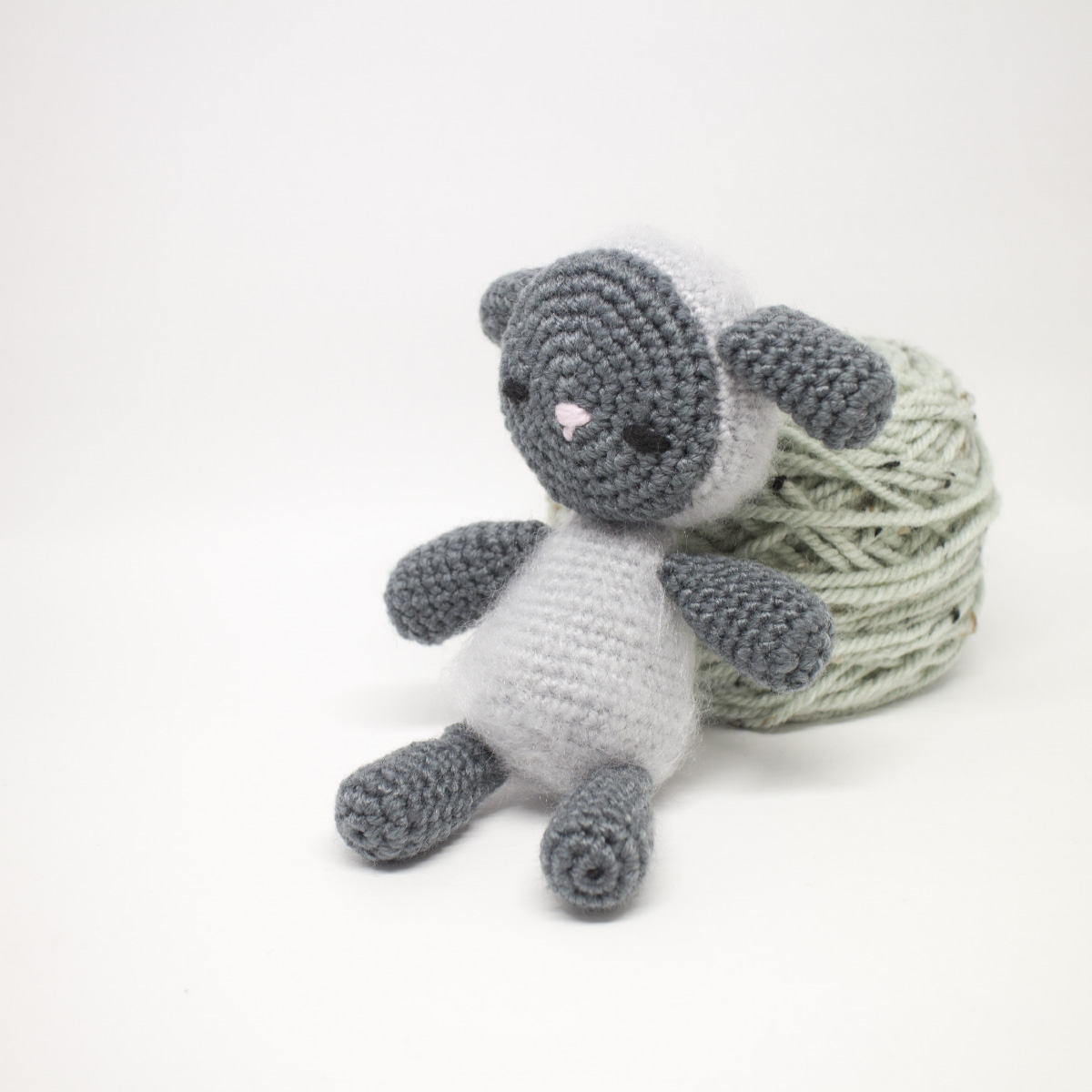 The cutest fluffy AMIGURUMI SHEEP in plush wool 🐑 PART 1 