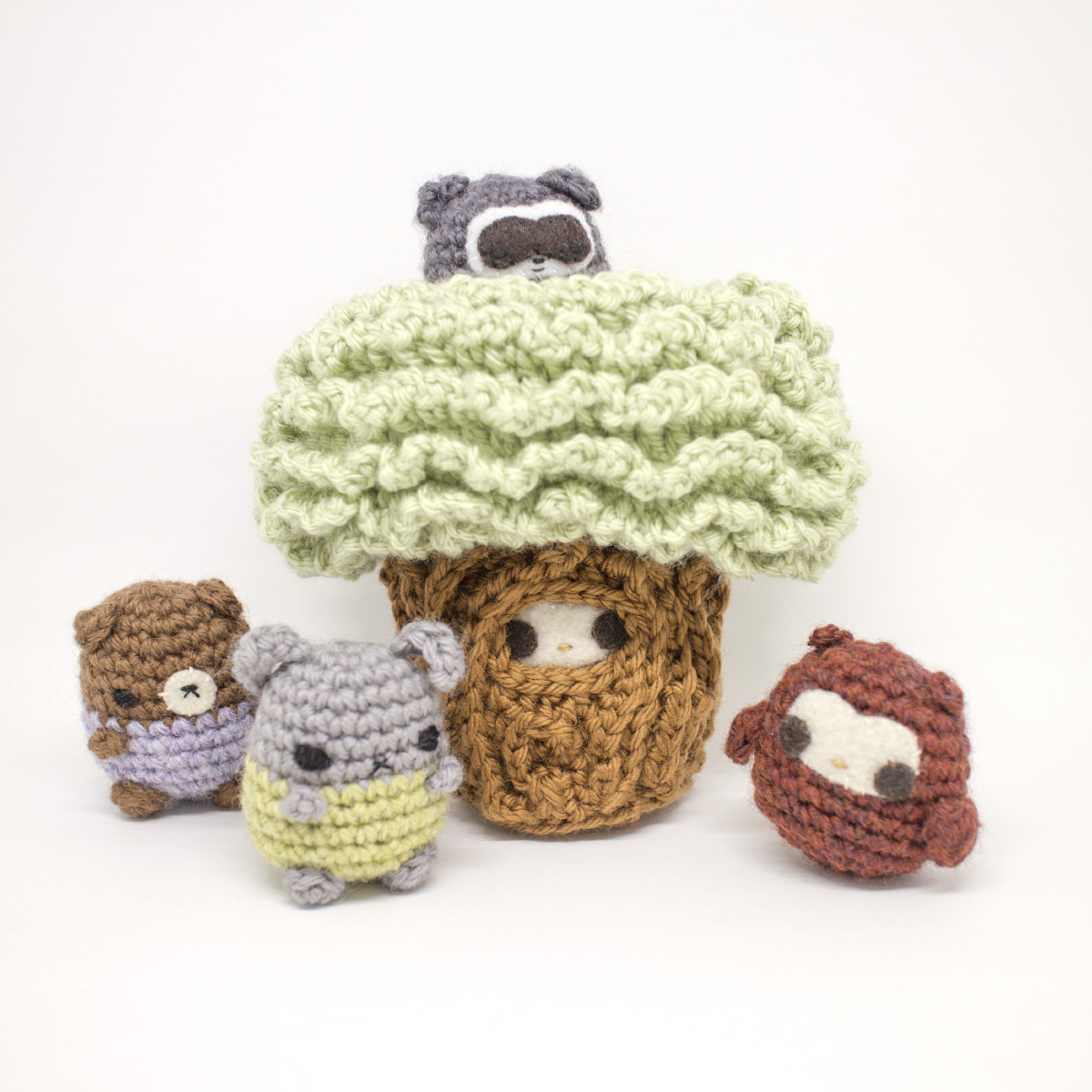 Oak tree free crochet pattern