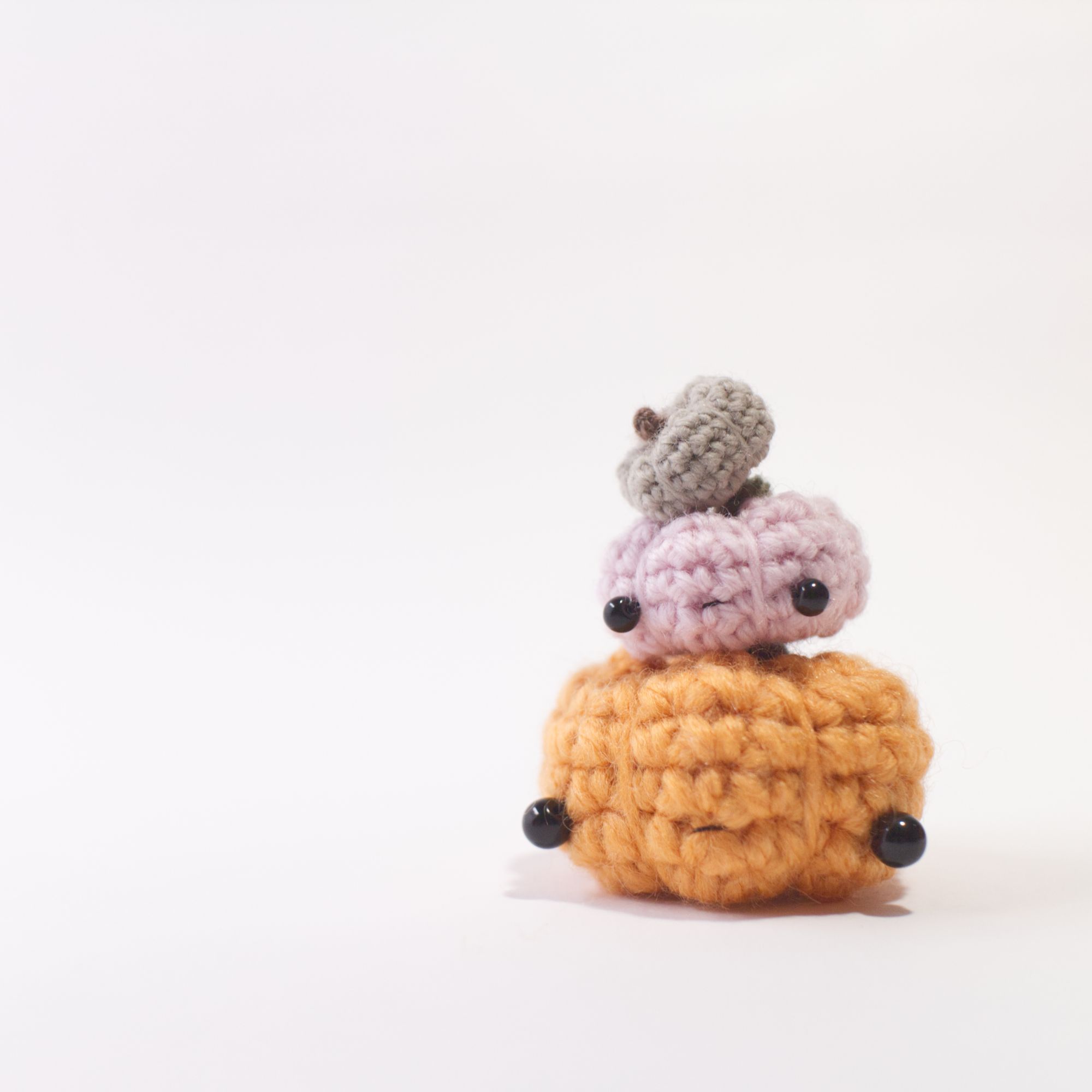 EASY Crochet Pumpkin Pattern for Beginners (Amigurumi Plushie