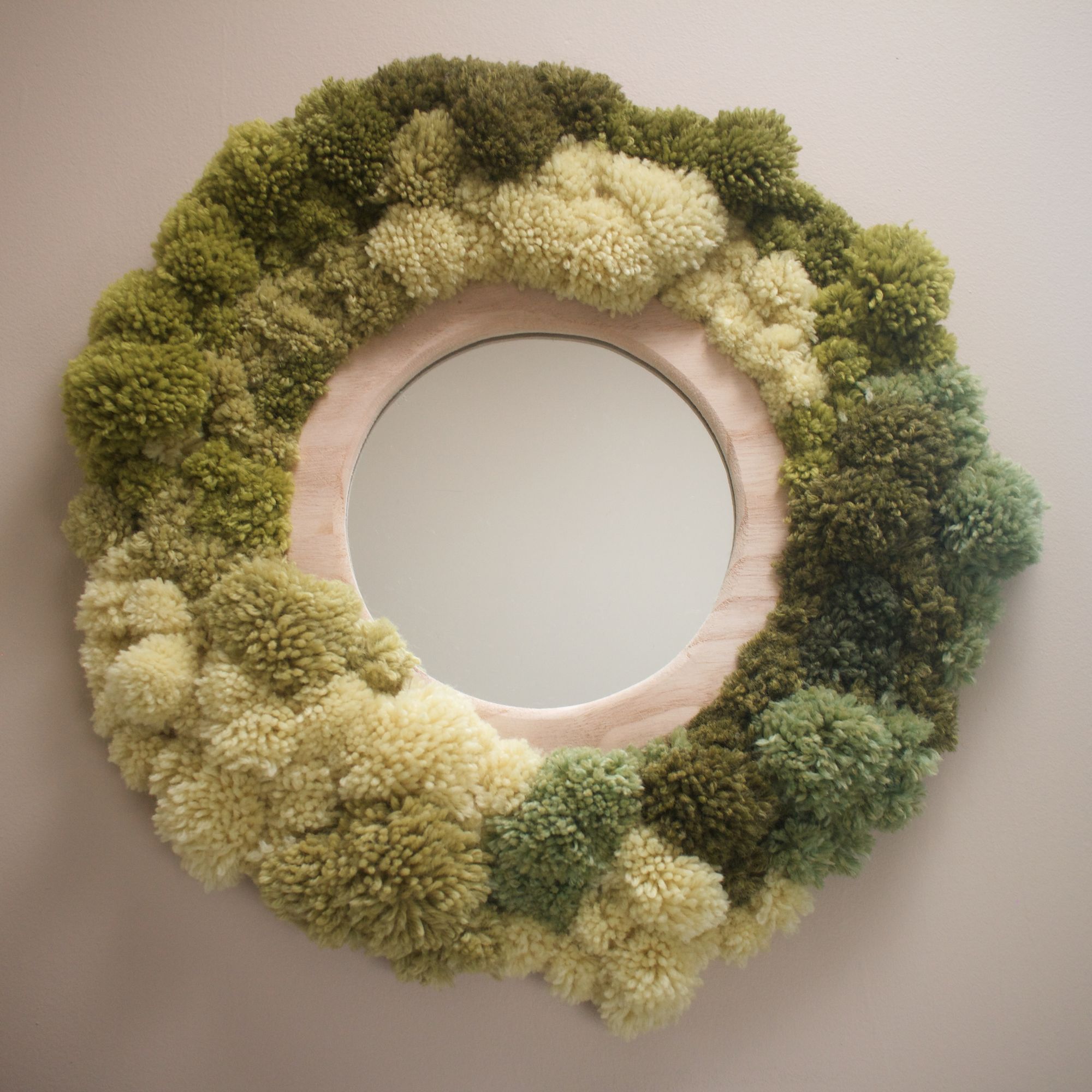 DIY pom pom moss frame