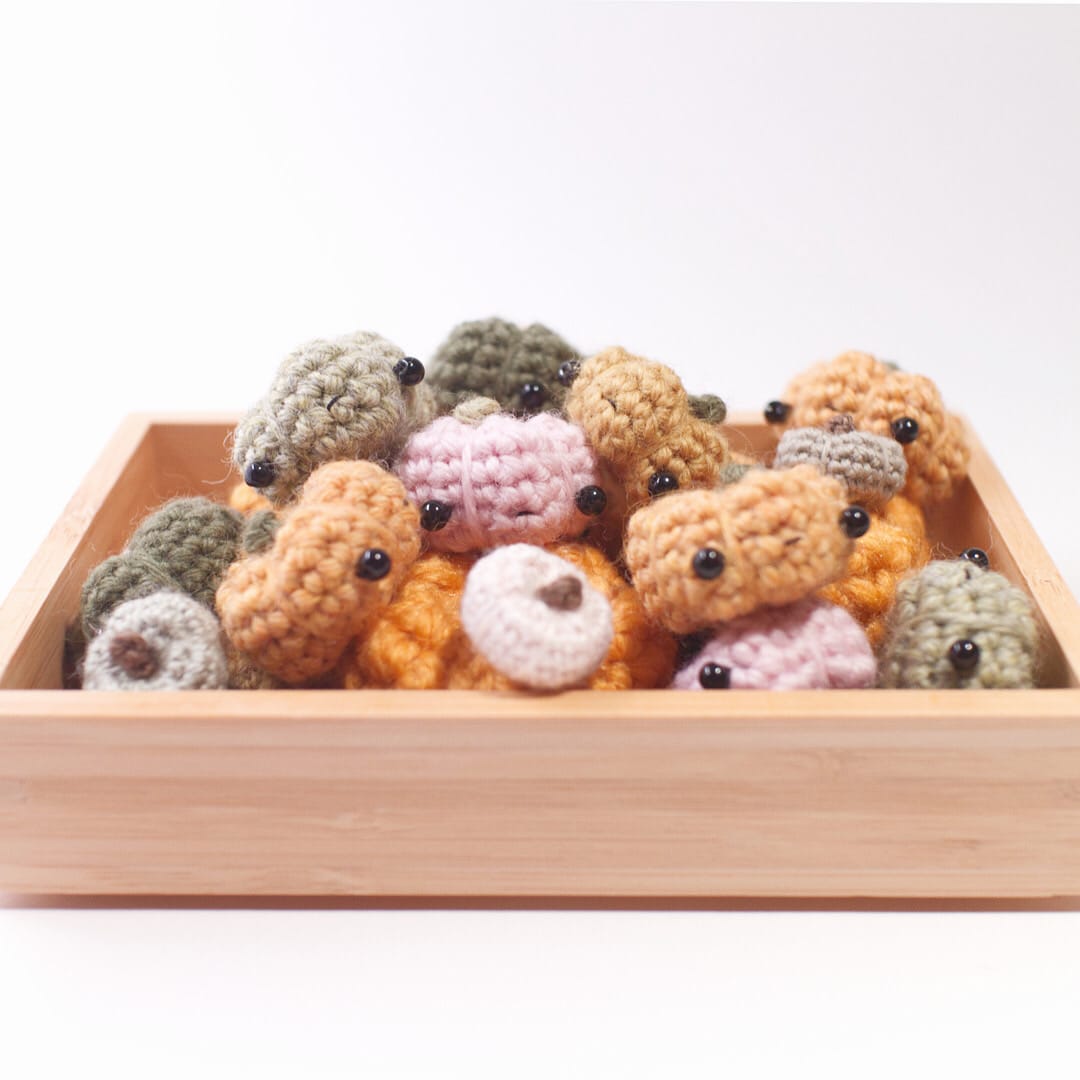 How to Crochet a Mini Amigurumi Pumpkin