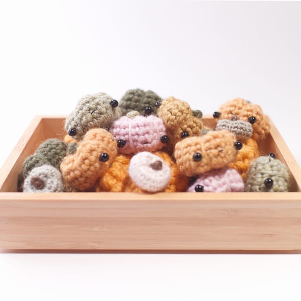 How to Crochet a Mini Amigurumi Pumpkin