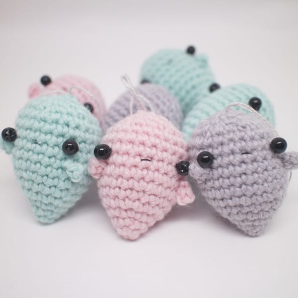 Mini Amigurumi Ghost Ornament - Free Crochet Pattern