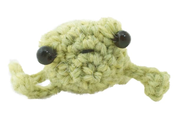 How to crochet a mini amigurumi frog