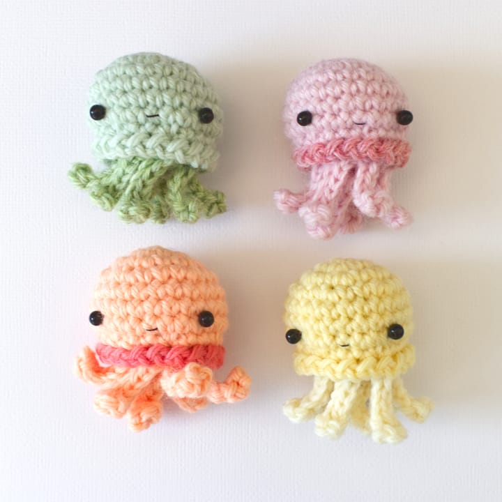 No-sew Jellyfish Amigurumi - Free Crochet Pattern