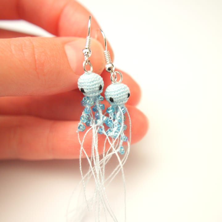 Micro Crochet Jellyfish Earrings Pattern